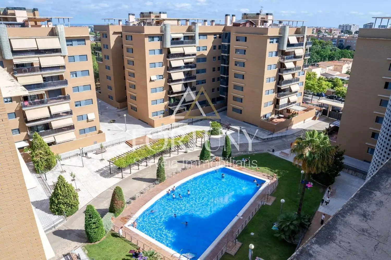 Außenansicht von Dachboden zum Verkauf in Reus mit Klimaanlage, Schwimmbad und Balkon