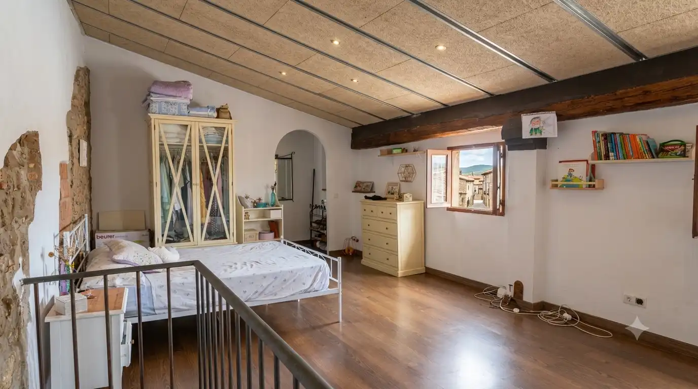 Dormitori de Casa o xalet en venda en Montbrió del Camp amb Aire condicionat i Moblat