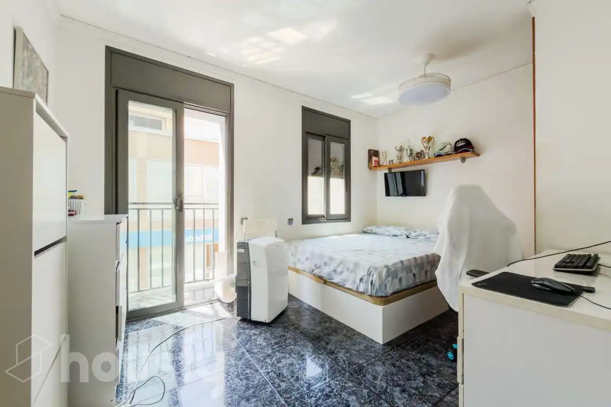 Bedroom of Houses for sale in Badalona  with Air Conditioner, Heating and Terrace
