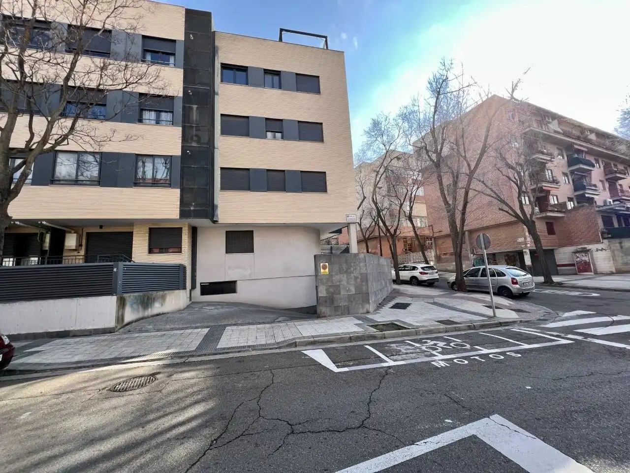 Vista exterior de Garatge en venda en Zaragoza