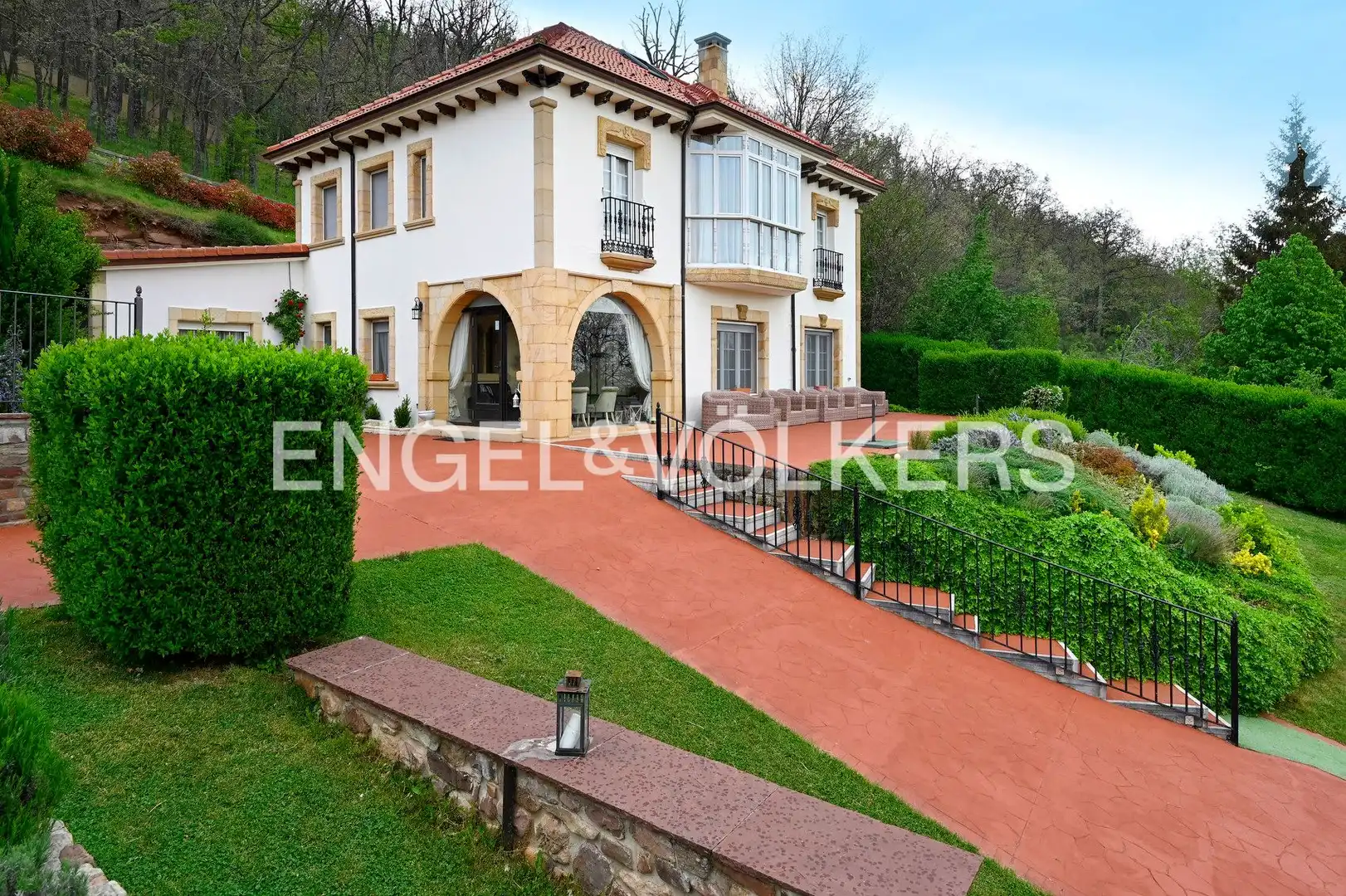 Vista exterior de Casa o chalet en venta en Reinosa con Aire acondicionado, Calefacción y Jardín privado