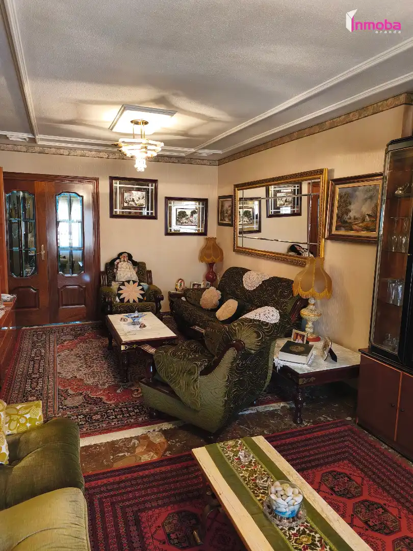 Sala d'estar de Pis en venda en Aranda de Duero amb Calefacció, Parquet i Traster