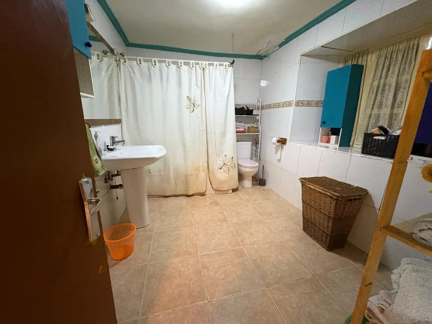 Baño de Finca rústica en venta en La Robla  con Calefacción