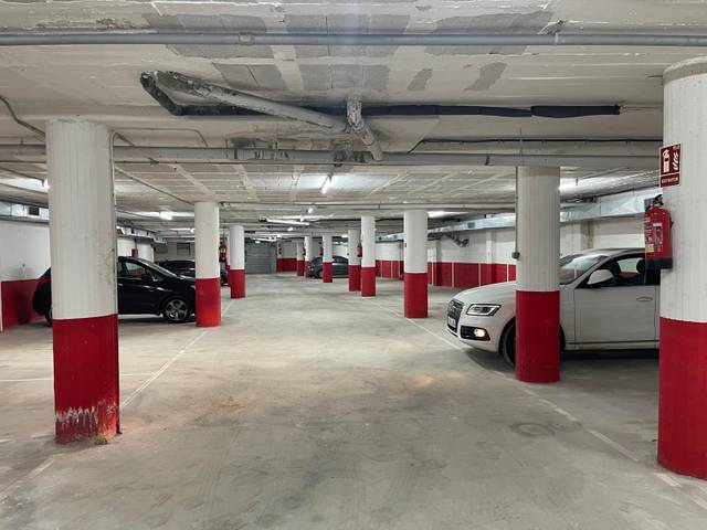 Garaje en Alquiler en Sant Oleguer, 33 en Els Molins