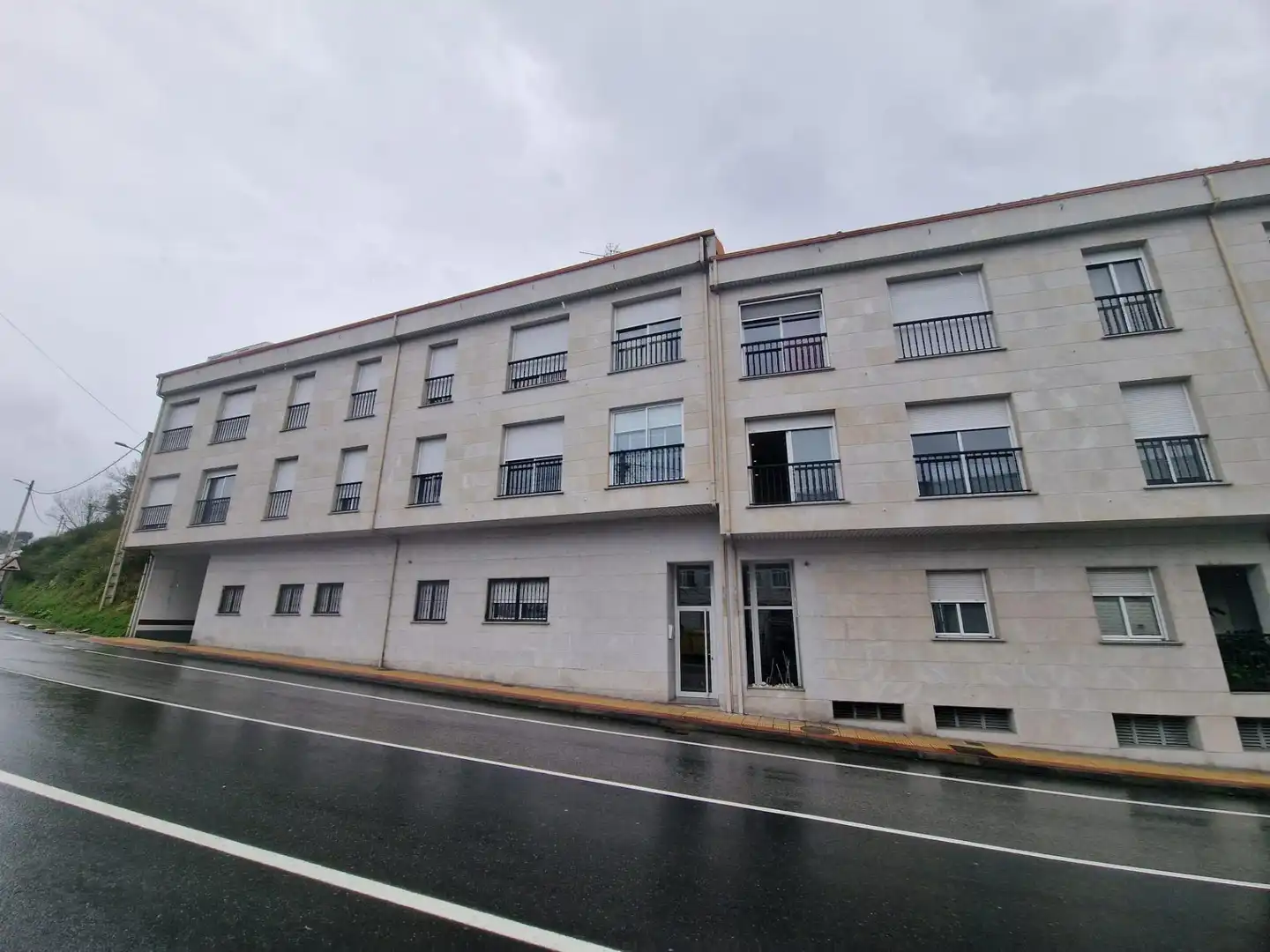 Vista exterior de Piso en venta en San Cibrao das Viñas con Calefacción, Parquet y Terraza