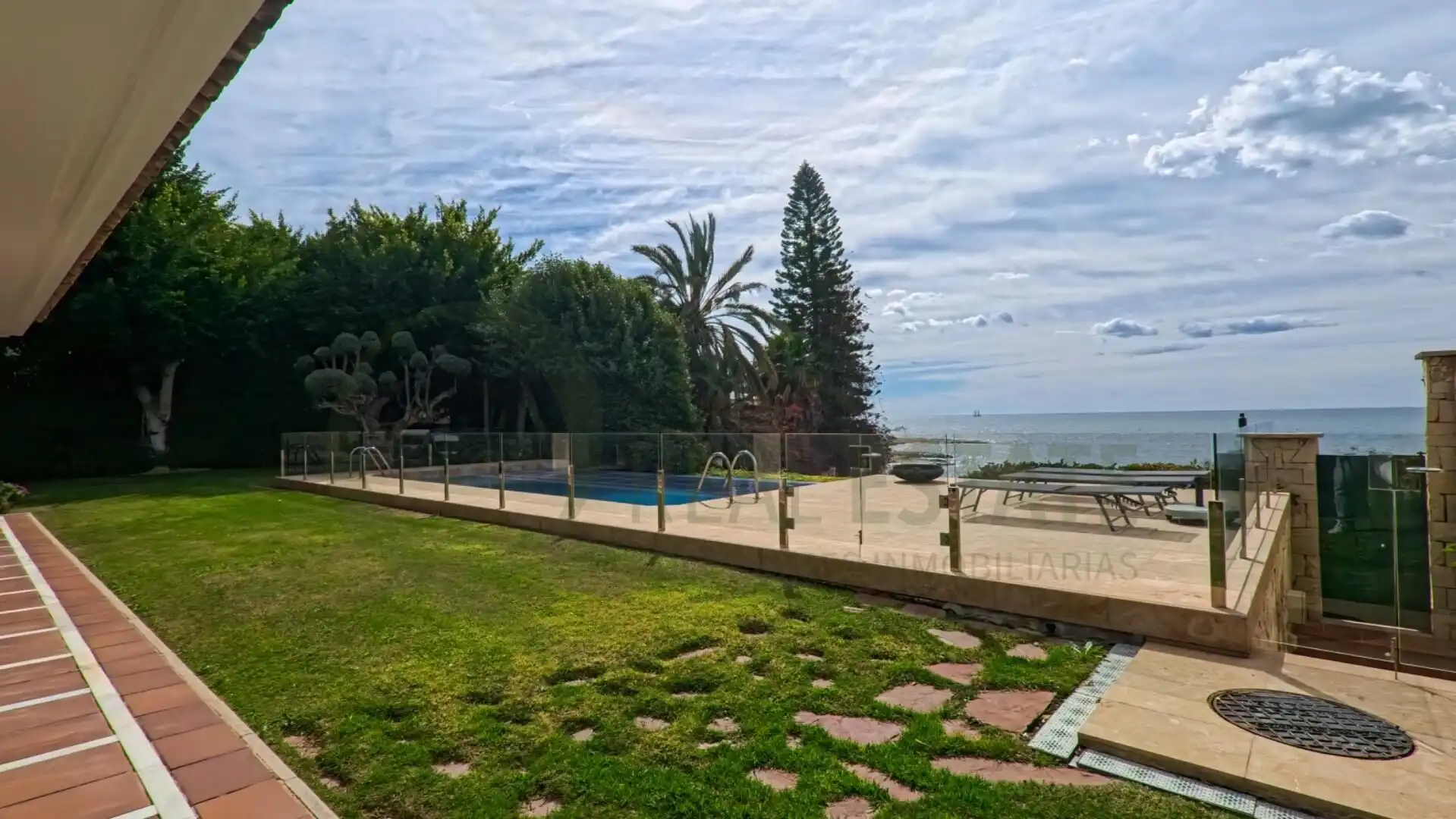 Piscina de Casa o xalet en venda en Alicante / Alacant amb Calefacció, Jardí privat i Terrassa