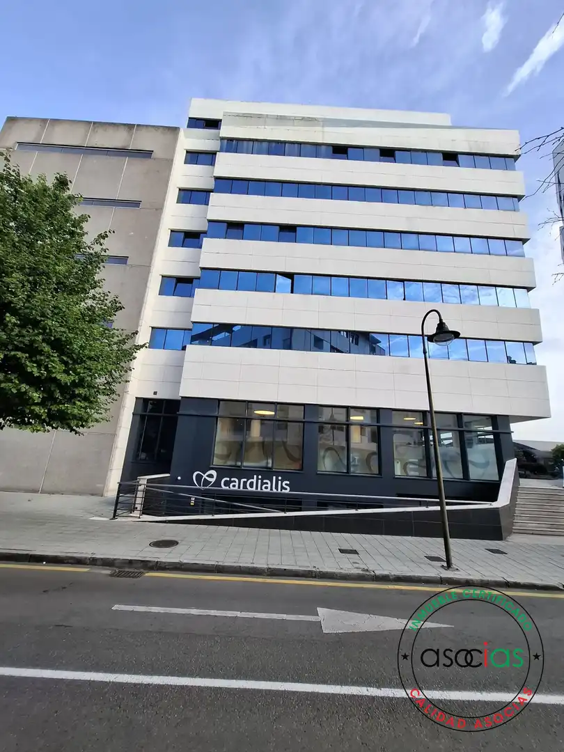 Außenansicht von Wohnung zum Verkauf in Gijón  mit Heizung, Terrasse und Abstellraum
