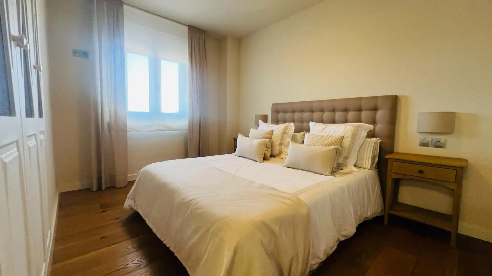 Bedroom of Houses for sale in Cambrils  with Air Conditioner, Private garden and Parquet flooring