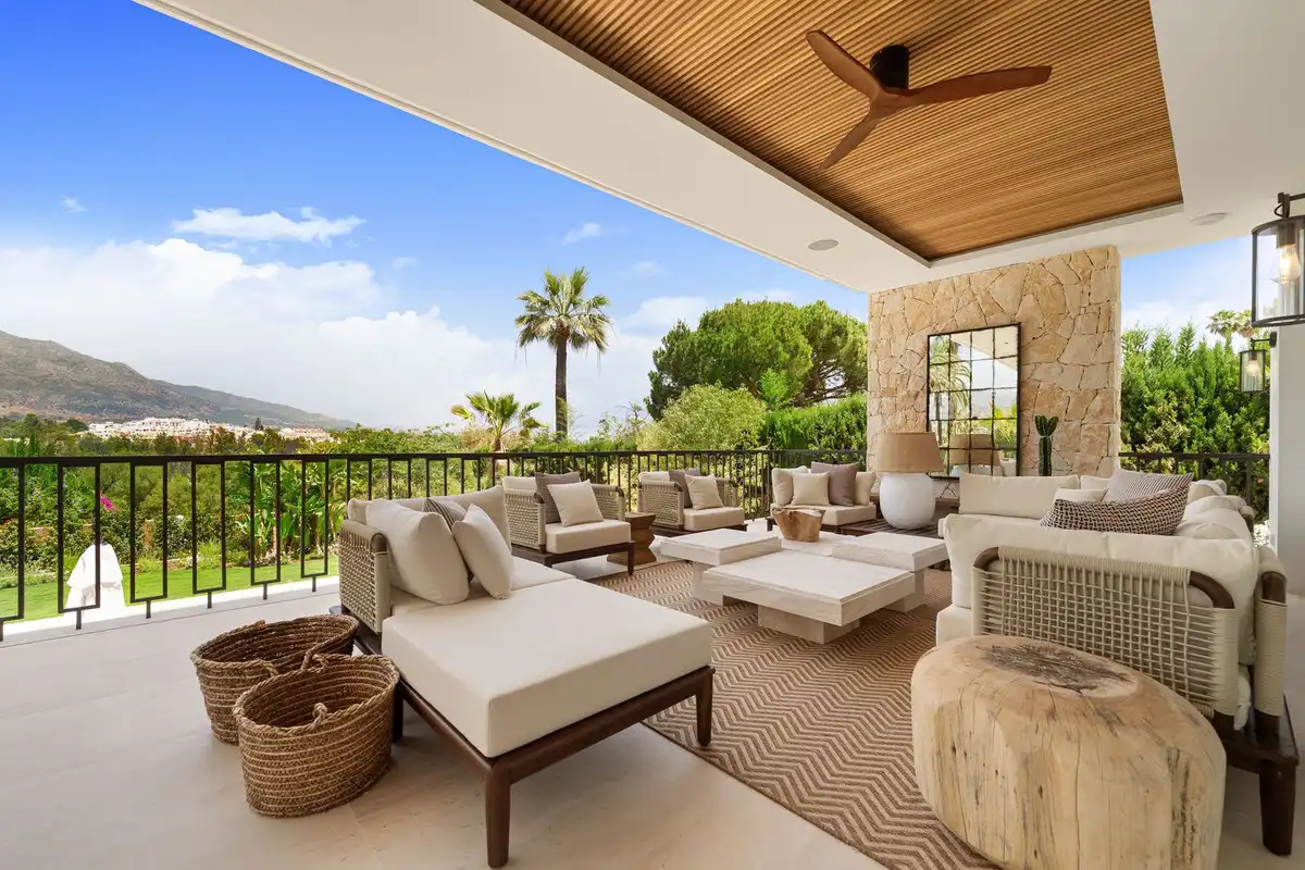 Detached house with pool for sale in Nueva Andalucía, imagen 2