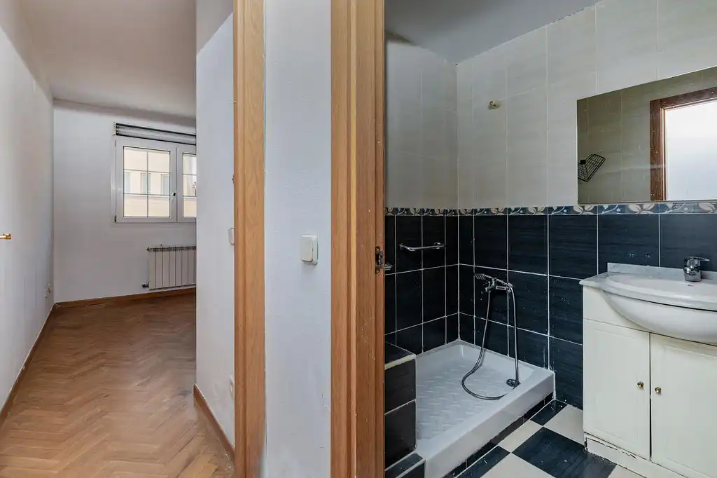 Baño de Piso en venta en Madrid con Calefacción