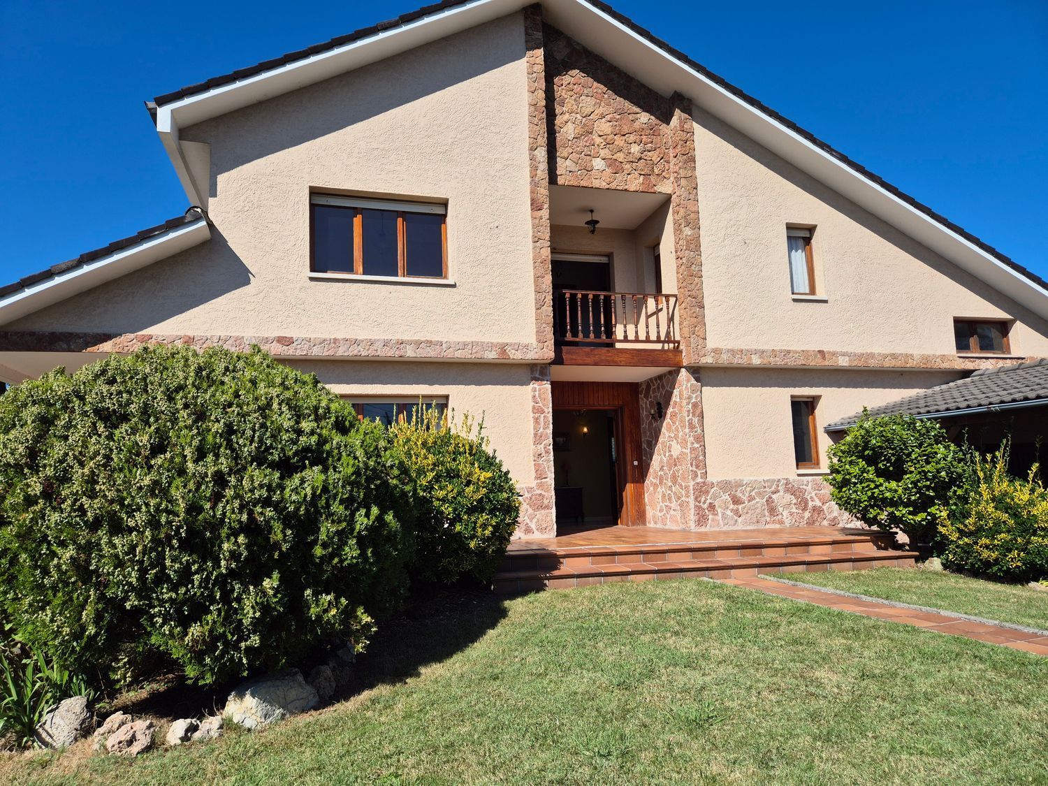 Vista exterior de Casa o chalet en venta en Gijón  con Calefacción, Terraza y Trastero