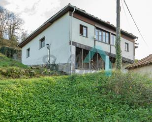 Vista exterior de Casa o xalet de lloguer en Salas amb Calefacció, Terrassa i Traster