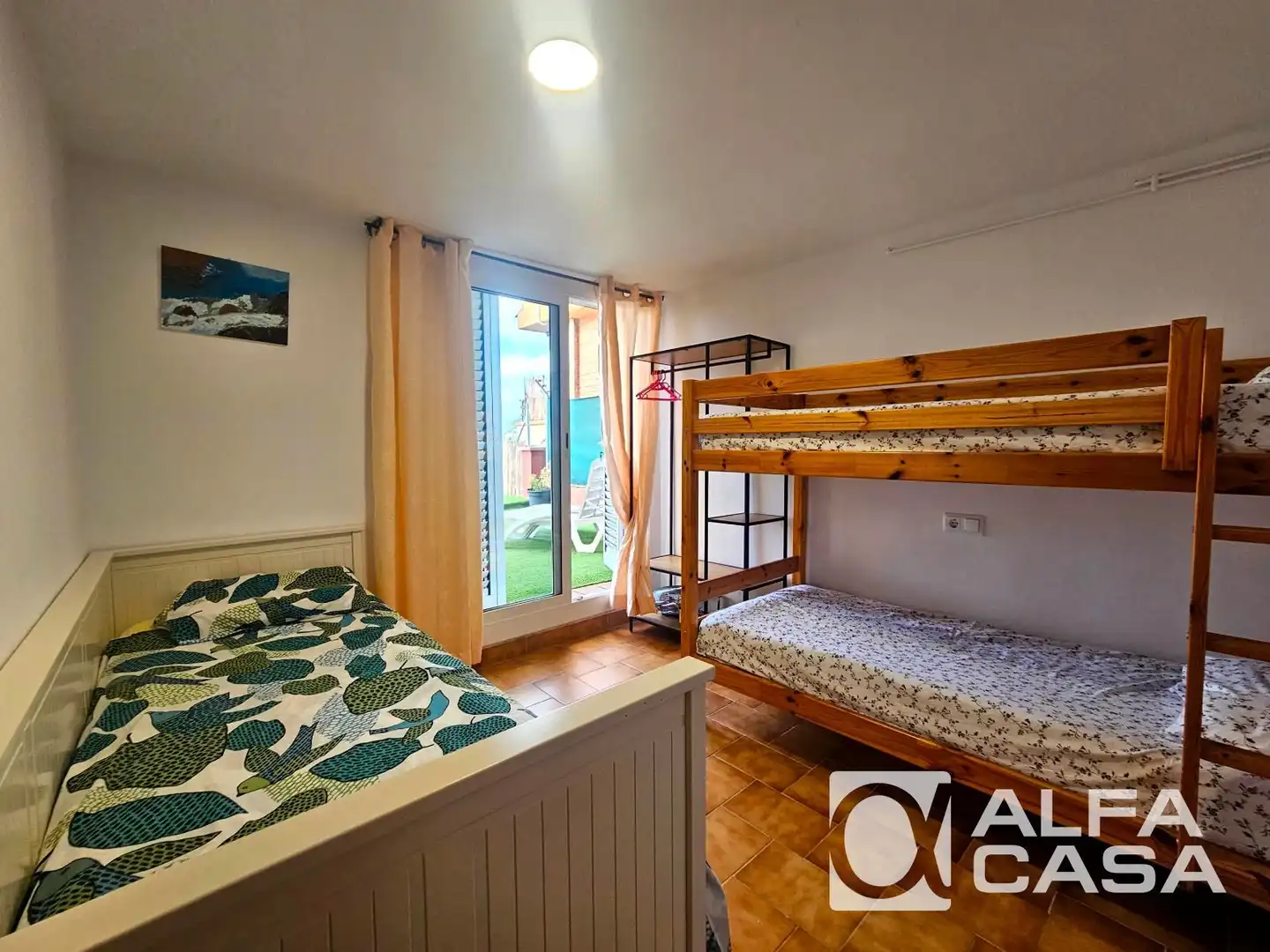 Dormitori de Casa o xalet en venda en Pineda de Mar amb Aire condicionat, Calefacció i Jardí privat