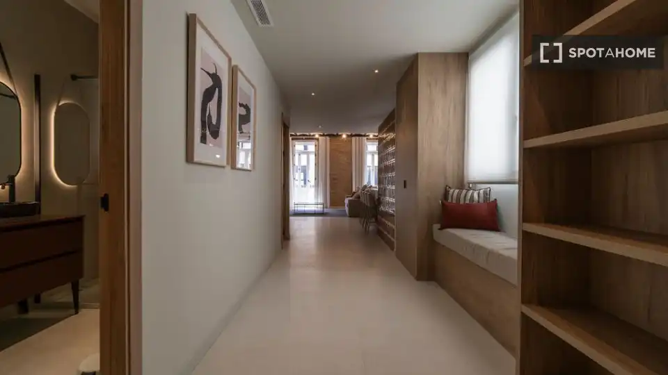 Appartamento con terrazza in affitto a L'Eixample, imagen 19