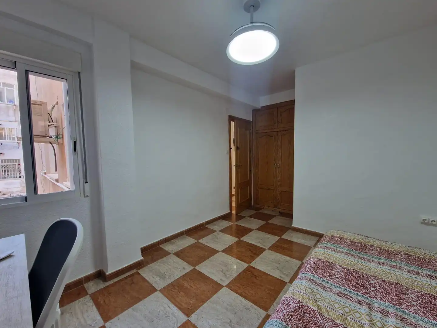 Habitació a Calle PINTOR BALACA, 56, Ensanche