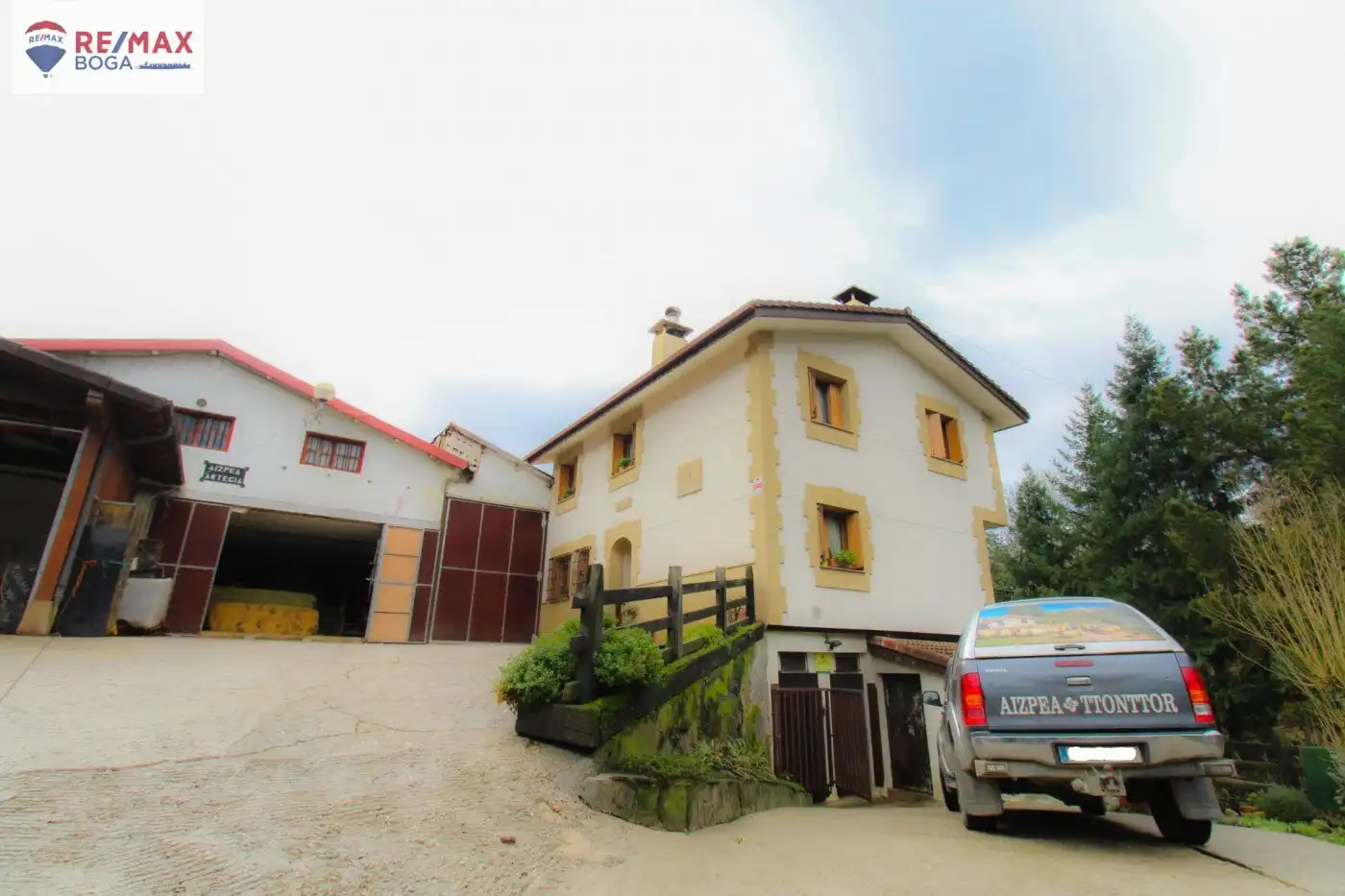 Vista exterior de Casa o chalet en venta en Olaberria con Calefacción, Jardín privado y Terraza