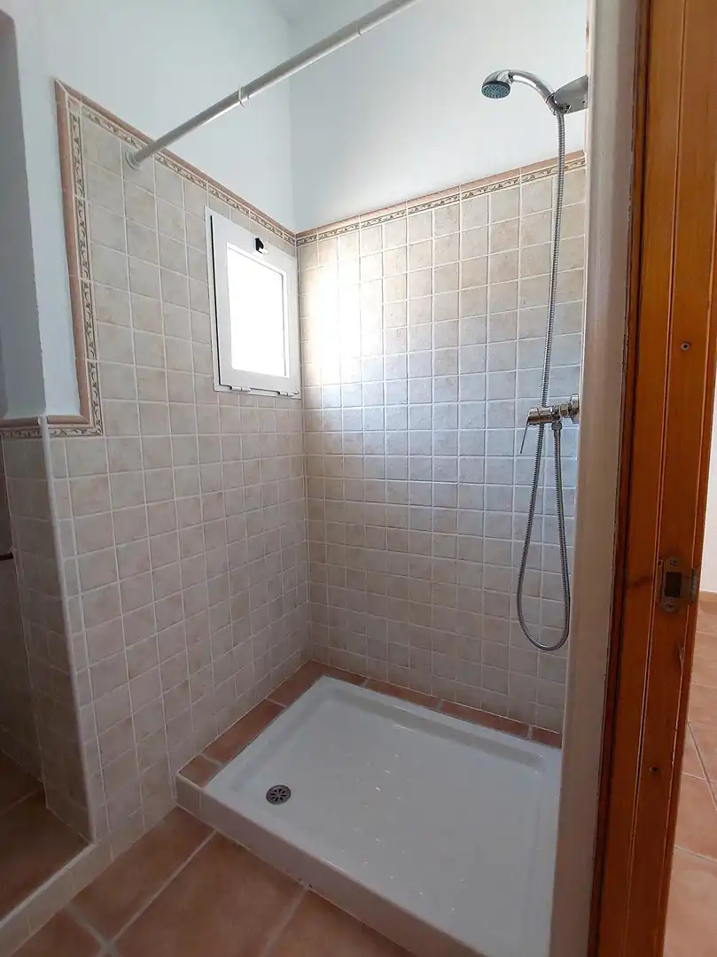 Baño de Finca rústica de alquiler en Alaró con Aire acondicionado, Jardín privado y Terraza