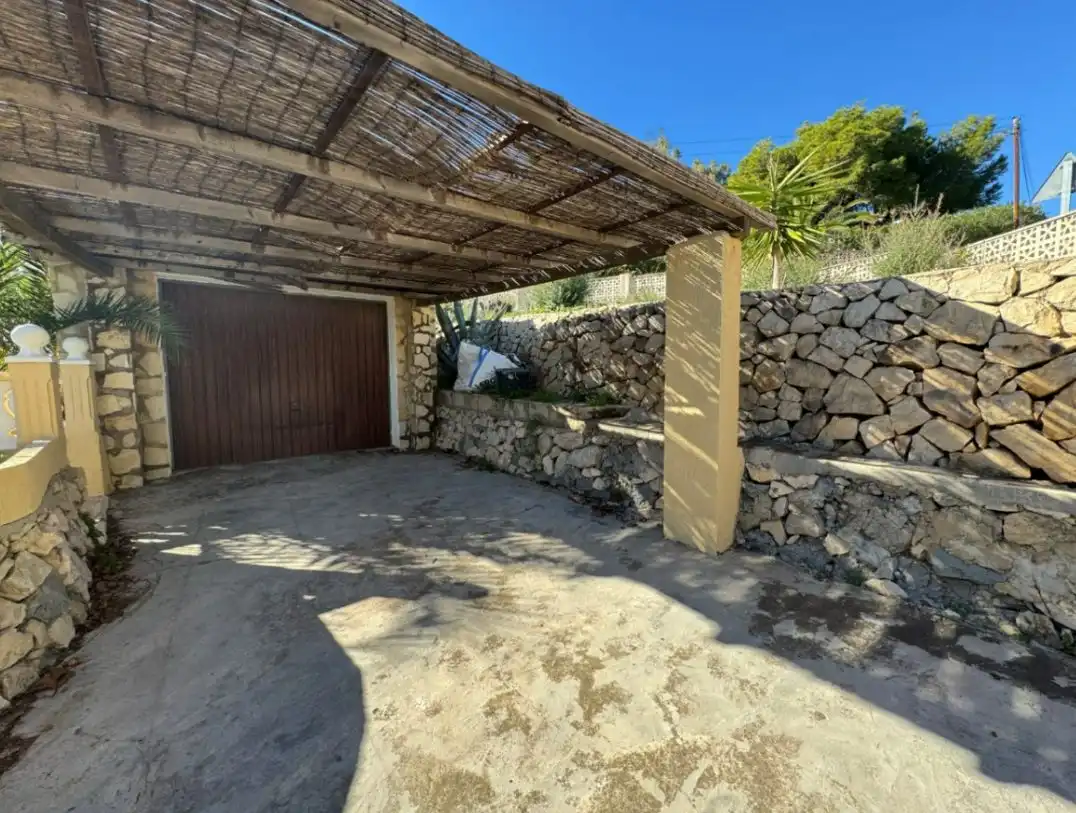 Außenansicht von Haus oder Chalet zum Verkauf in Calpe / Calp mit Klimaanlage, Heizung und Privatgarten