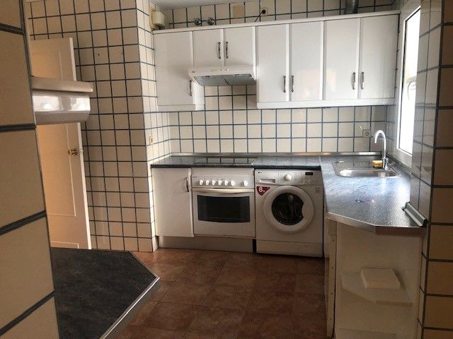Kitchen of Flat to rent in El Puerto de Santa María  with Terrace, Oven and Washing machine
