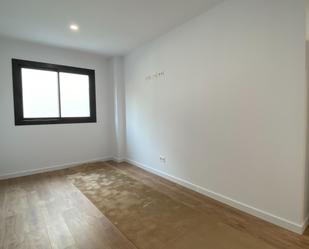 Bedroom of Flat for sale in Terrassa  with Air Conditioner, Heating and Private garden