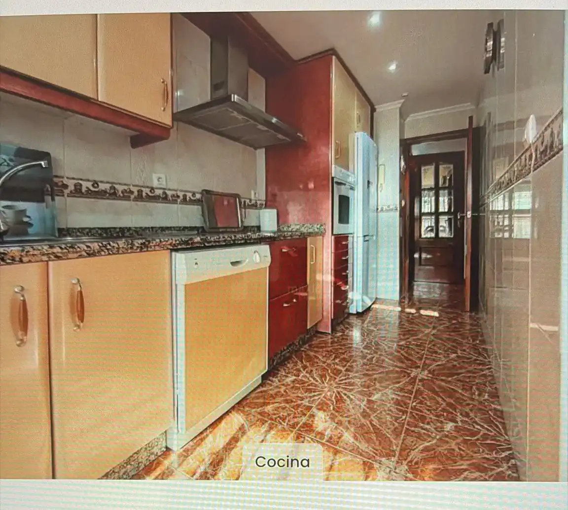Cuina de Pis de lloguer en Sevilla amb Aire condicionat, Calefacció i Terrassa