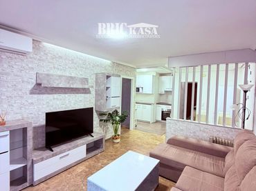 Appartamento con ascensore in affitto a N/A
