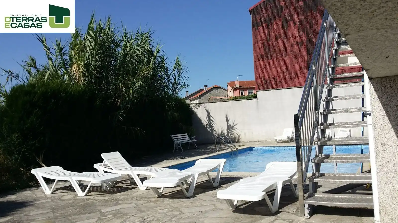 Piscina de Ático de alquiler en Marín con Piscina y Piscina comunitaria