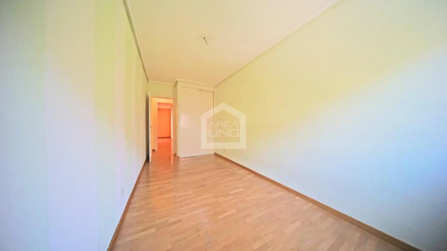 Habitación de Piso en venta en Madrid con Calefacción