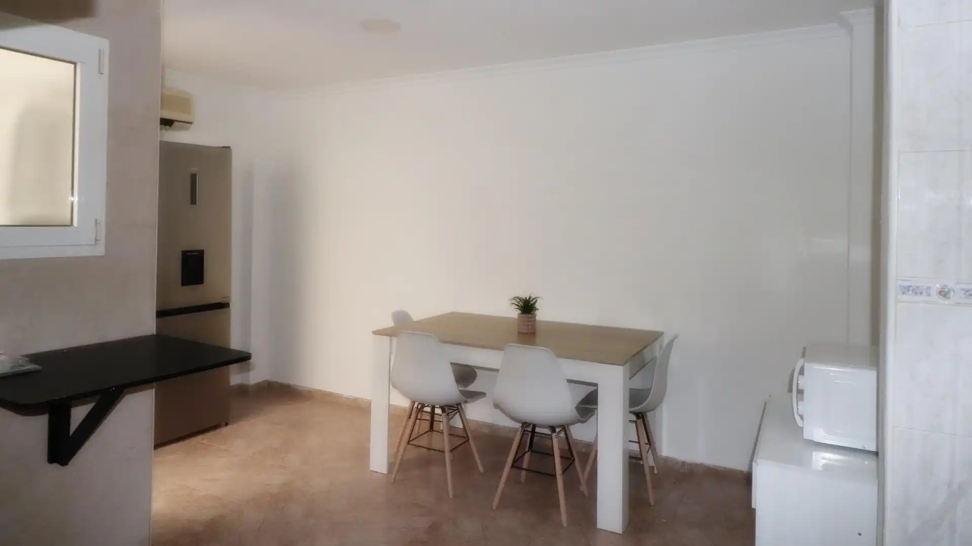 Dining room of Flat for rent in Elda  with Air Conditioner, Furnished and Balcony