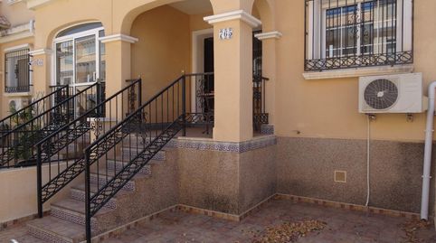 Foto 3 de Casa adosada en venta en Los Almendros, Orihuela