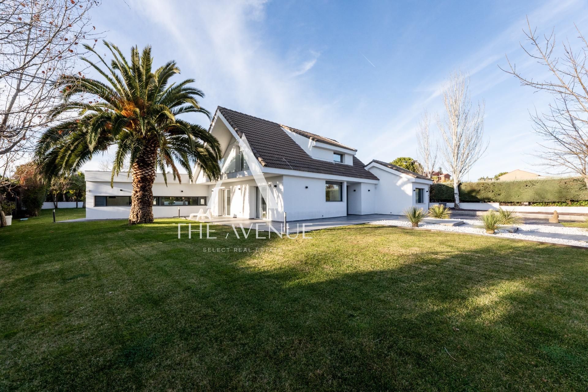 Exterior view of House or chalet for sale in Boadilla del Monte  with Swimming Pool and Alarm