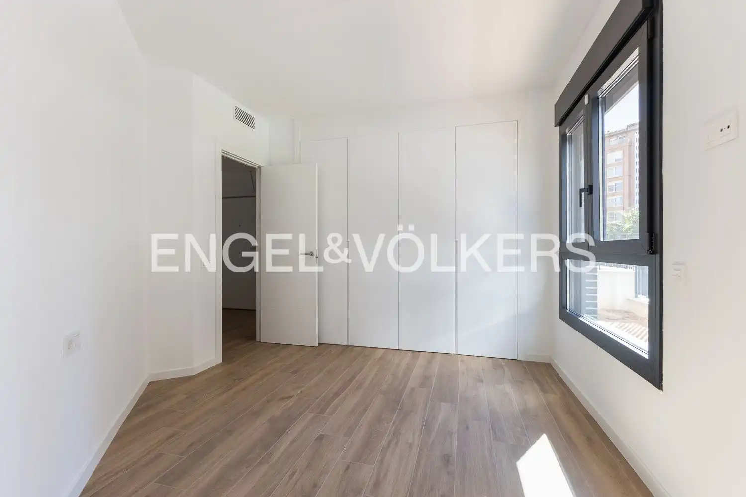 Bedroom of Apartments for sale in Valencia  with Air Conditioner, Heating and Private garden