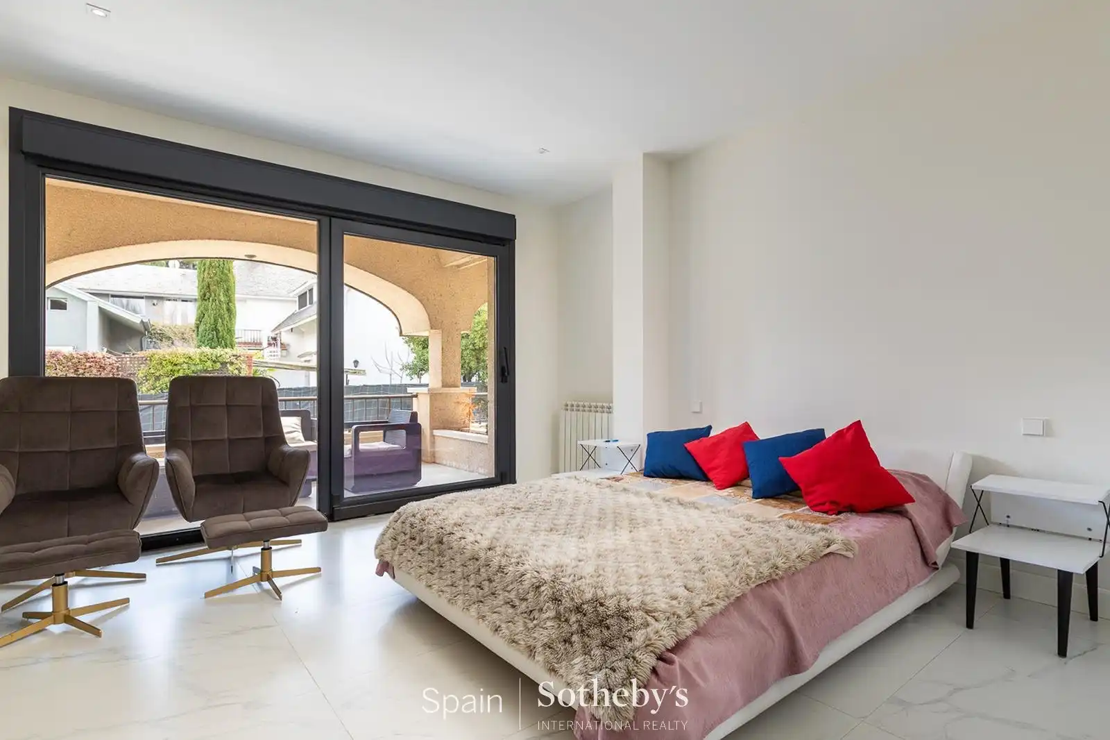 Dormitori de Casa o xalet en venda en Madrid amb Aire condicionat, Jardí privat i Terrassa