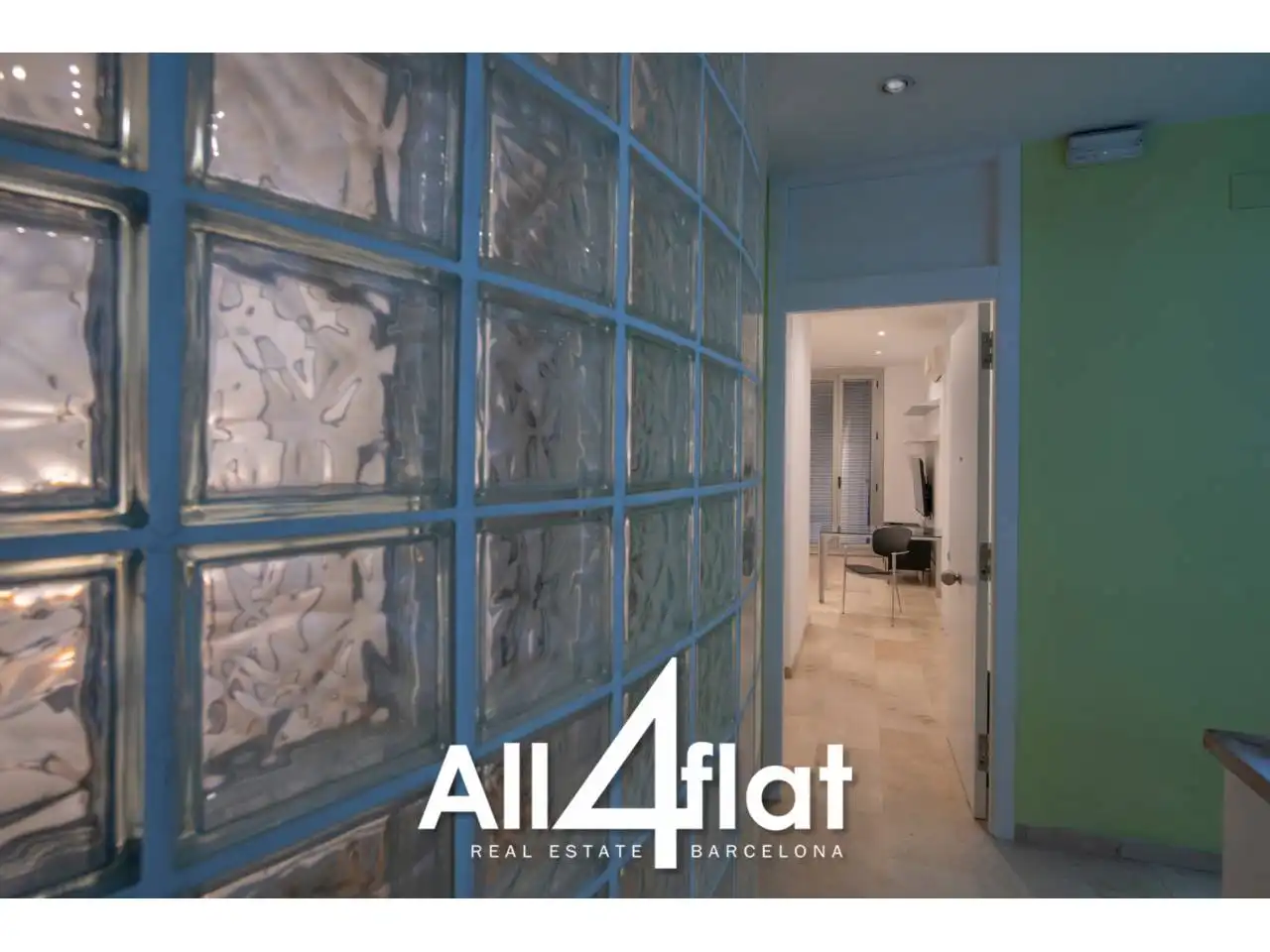 Exterior view of Study for rent in Barcelona  with Air Conditioner, Parquet flooring and Furnished