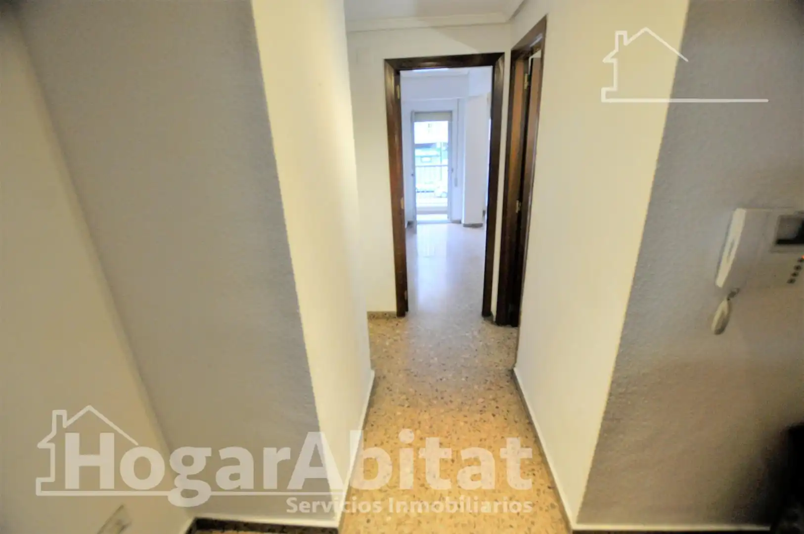 Wohnung zum Verkauf in Valencia mit Klimaanlage, Heizung und Terrasse