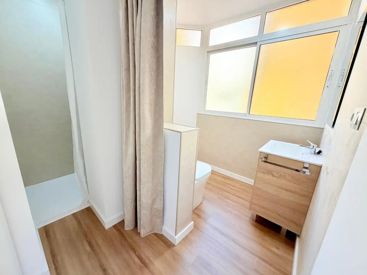 Bathroom of Flat for share in Málaga  with Terrace and Furnished