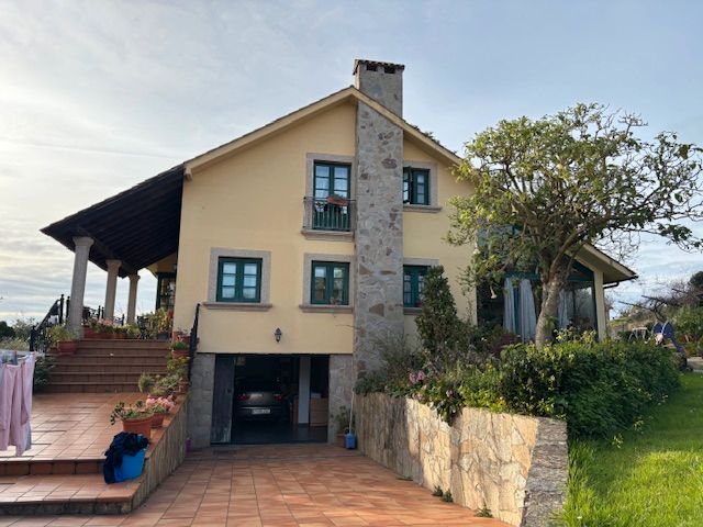 Vista exterior de Casa o chalet en venta en Narón con Calefacción, Jardín privado y Parquet