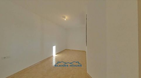 Foto 3 de Piso en venta en Calle Pablo Garnica, 26-28, Sant Pere, Tordera