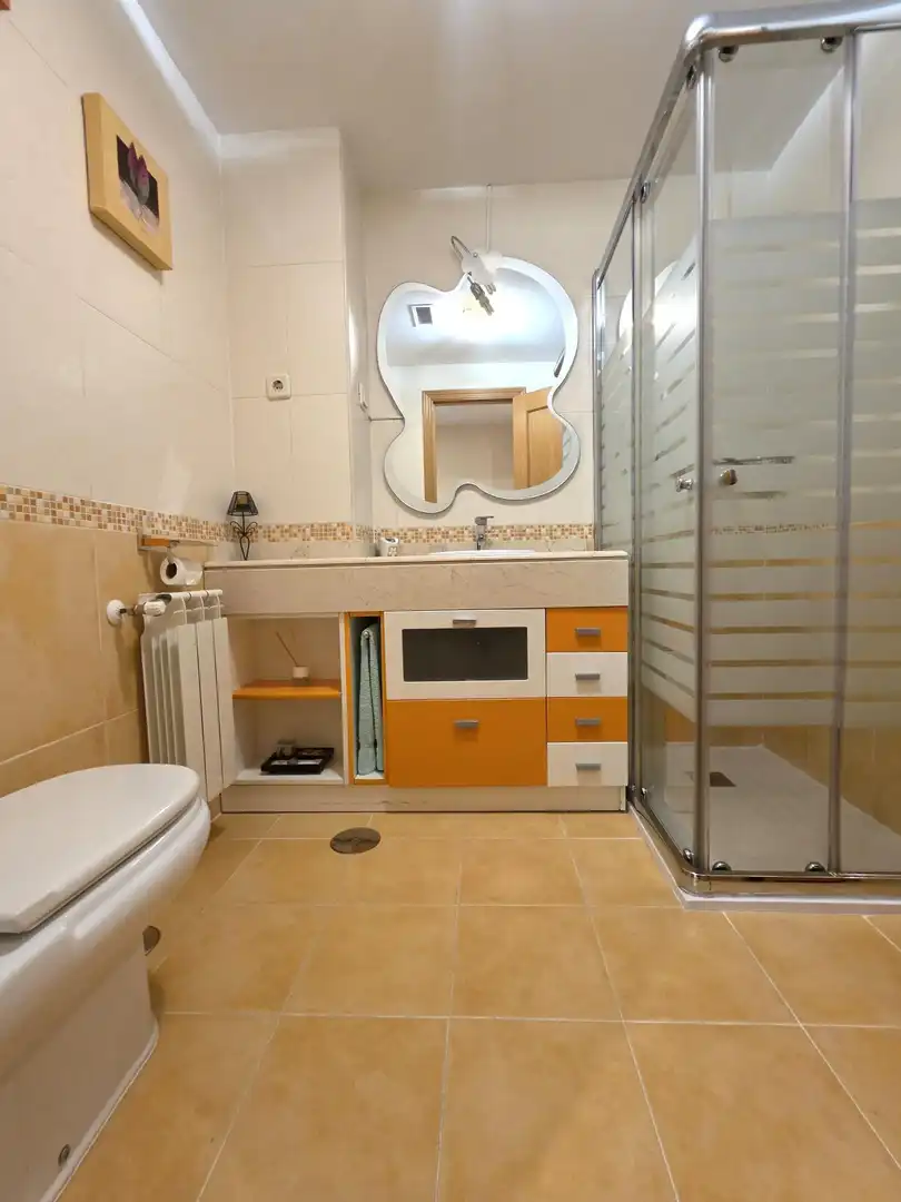 Baño de Piso de alquiler en Valdemoro con Aire acondicionado y Calefacción