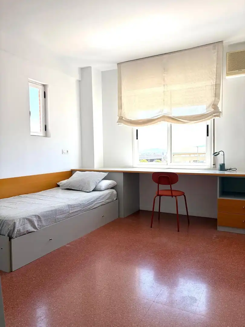 Habitación de Estudio de alquiler en Murcia con Aire acondicionado y Amueblado