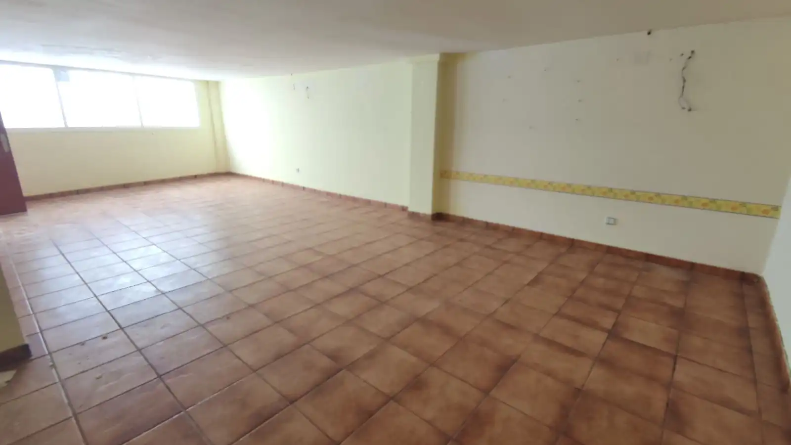 Local comercial en venda a CALLE DEL CONFLENT S/N, imagen 8