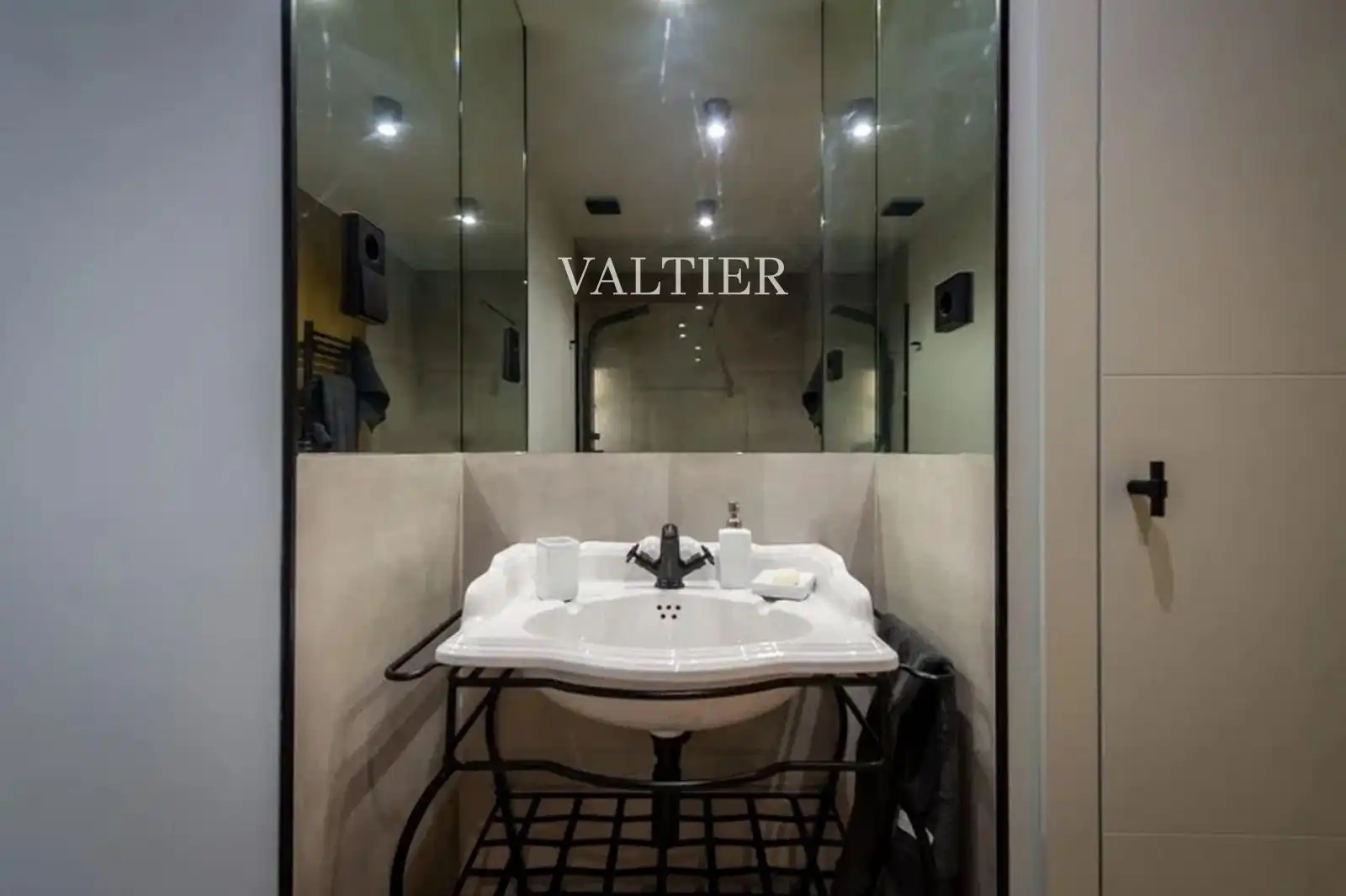 Badezimmer von Wohnung zum Verkauf in Madrid mit Klimaanlage, Heizung und Terrasse