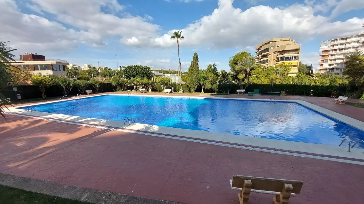 Piscina de Piso en venta en Alicante / Alacant con Aire acondicionado, Calefacción y Jardín privado