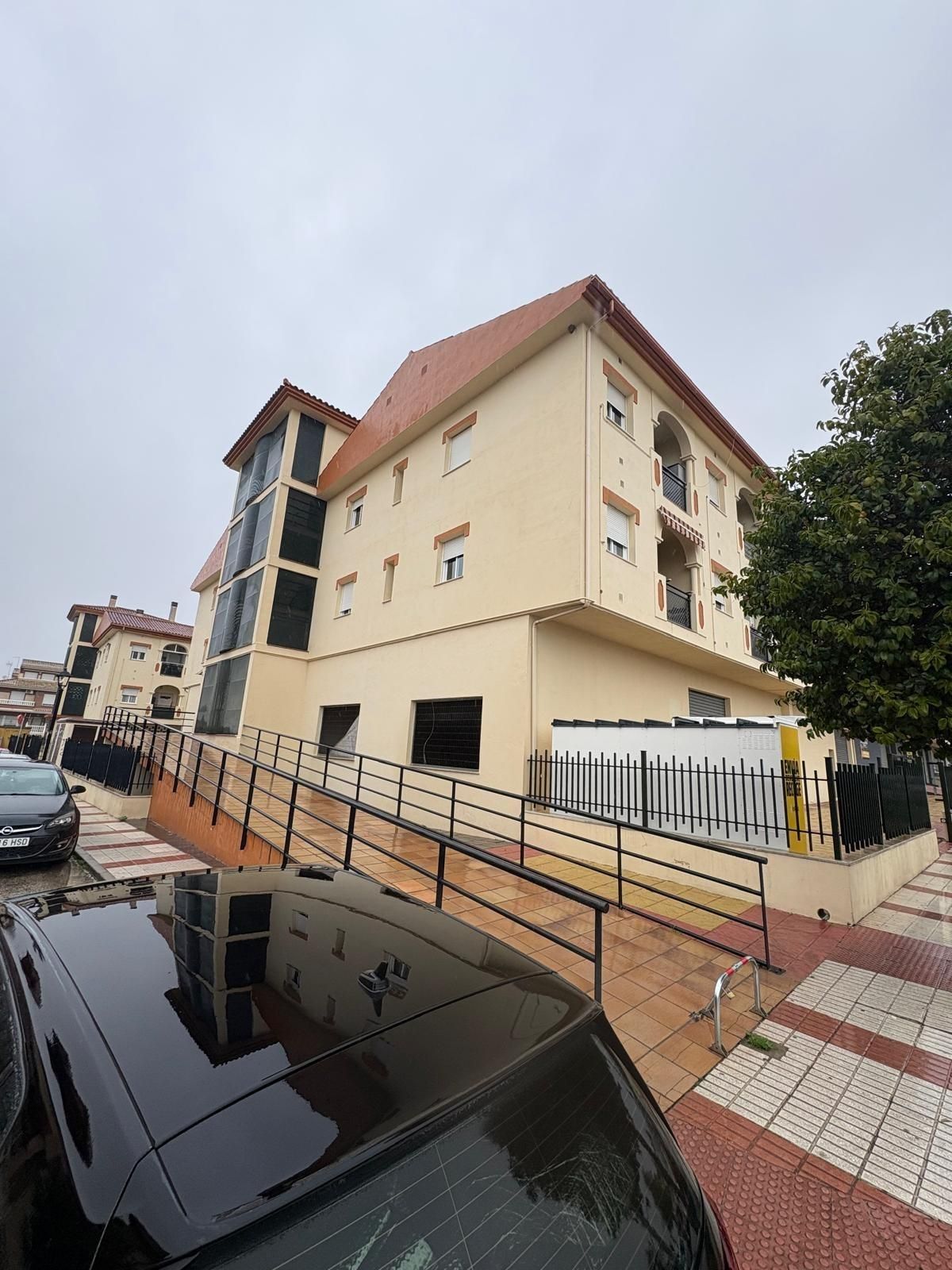 Vista exterior de Apartamento de alquiler en Atarfe con Terraza, Amueblado y Balcón