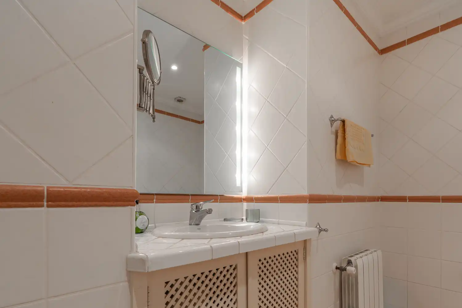 Bathroom of Attic for sale in Santanyí  with Air Conditioner, Heating and Terrace