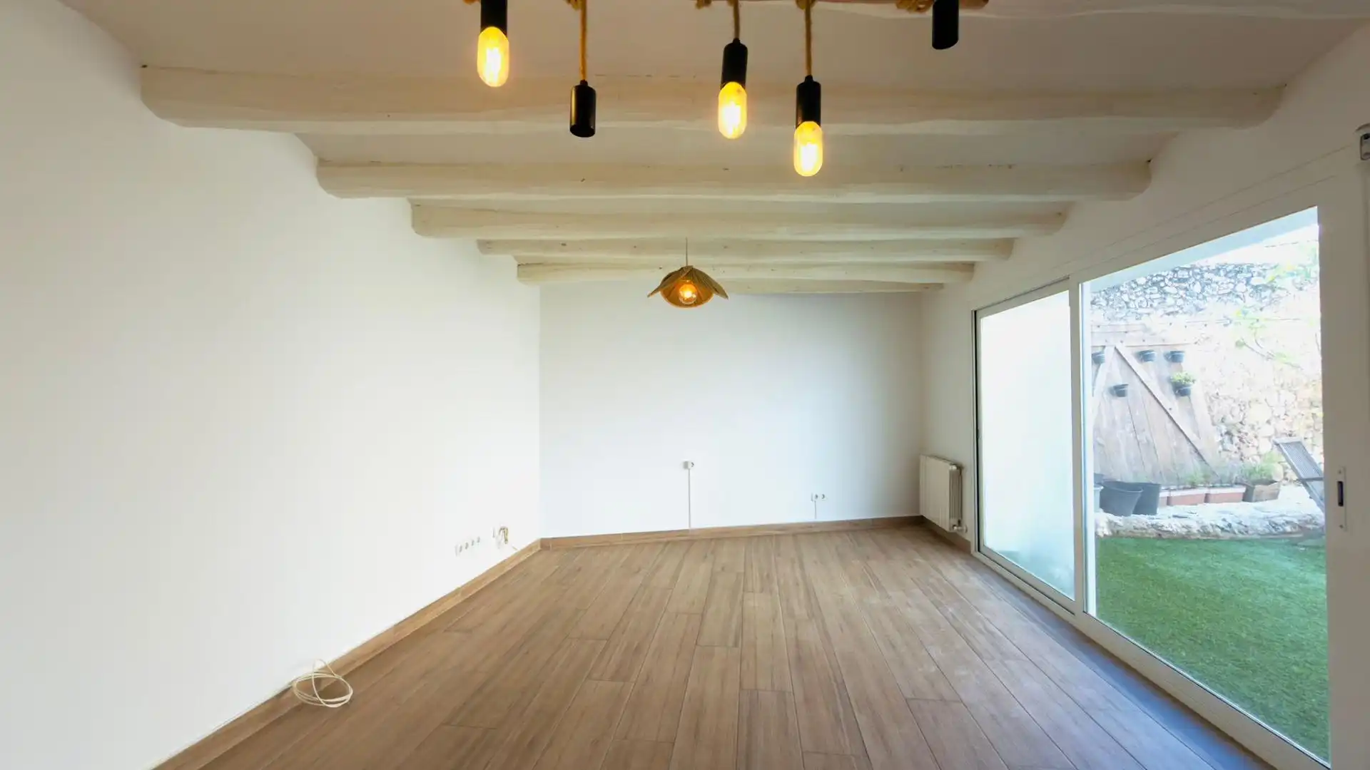 Sala de estar de Casa o chalet en venta en Sant Pere de Riudebitlles con Aire acondicionado, Calefacción y Parquet