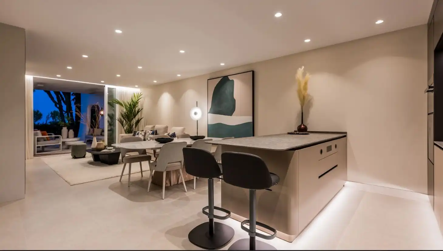 Sala d'estar de Planta baixa en venda en Estepona amb Aire condicionat, Calefacció i Jardí privat