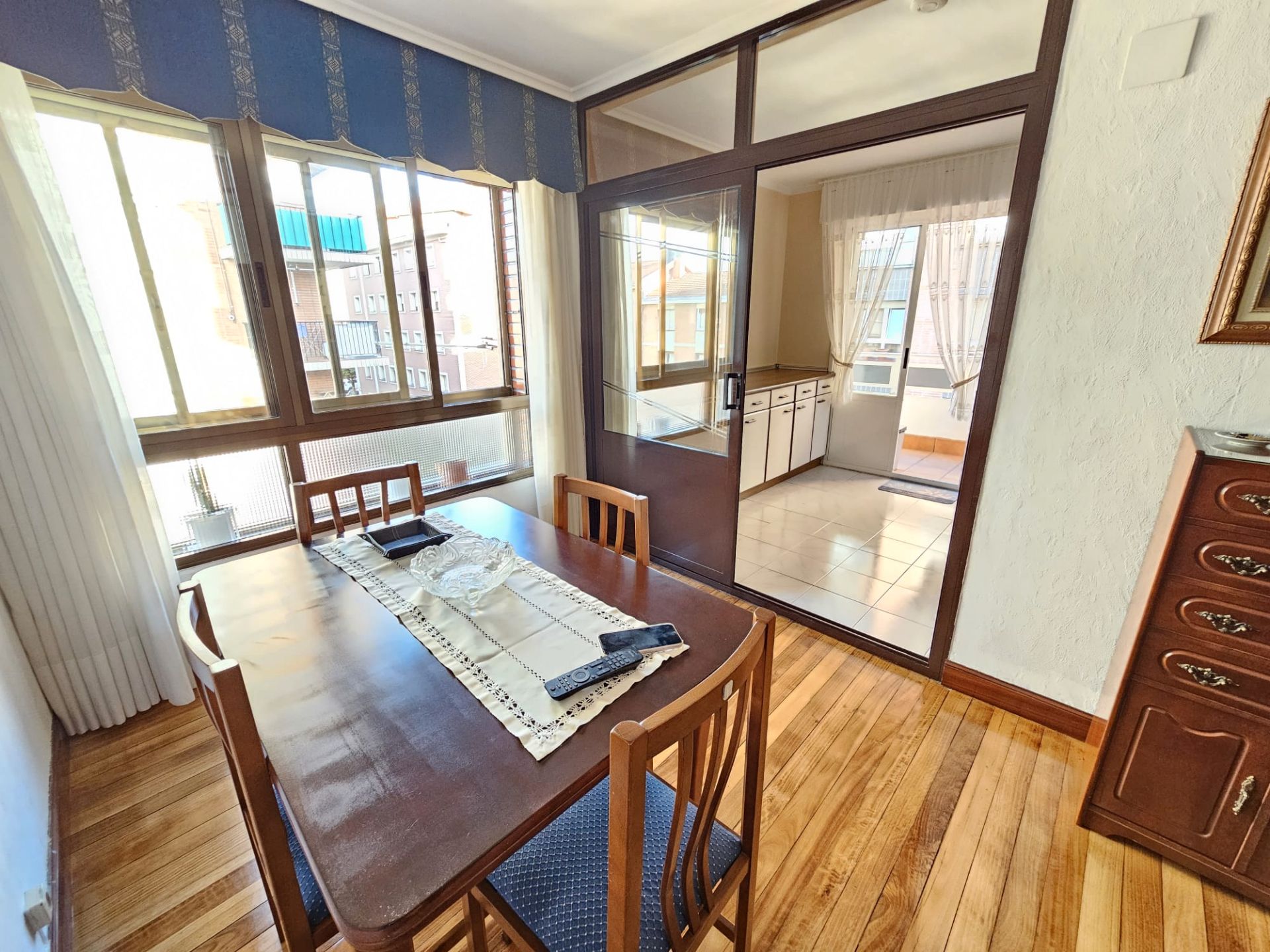 Comedor de Piso en venta en Barakaldo  con Calefacción, Trastero y Amueblado
