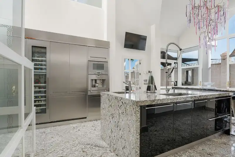 Chalet con terraza en venta en Nueva, imagen 9