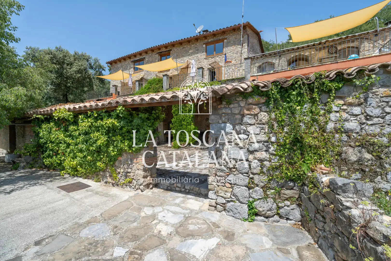 Vista exterior de Finca rústica en venta en Sales de Llierca con Aire acondicionado, Calefacción y Jardín privado